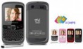 CELULAR DE 3 CHIPS E TV, Tri-SIM cards, Função TV, Funciona com 3 chips simultaneamente, Display 2.0, GSM Quadri-Band 850/900/1800/1900, Bluetooth / Rádio FM / Webcam, Reprodução de audio e video, Câmera digital - 12.1 mega pixels (Max.), Fone de ouvido i
